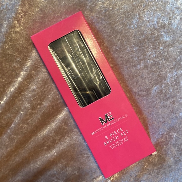 Makeover Essentials 8 Piece Brush Set - Picture 1 of 2